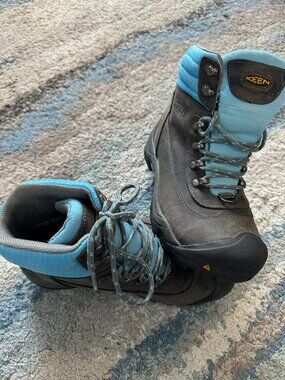 Keen Light Blue/Grey Waterproof Winter Hiking Boot Size 7.5
